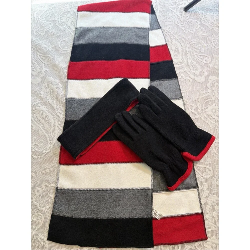 VNTG Y2KSt. John’s Bay 3 Set Of Micro Fleece 58” Scarf-Ear Warmer-Gloves 90s